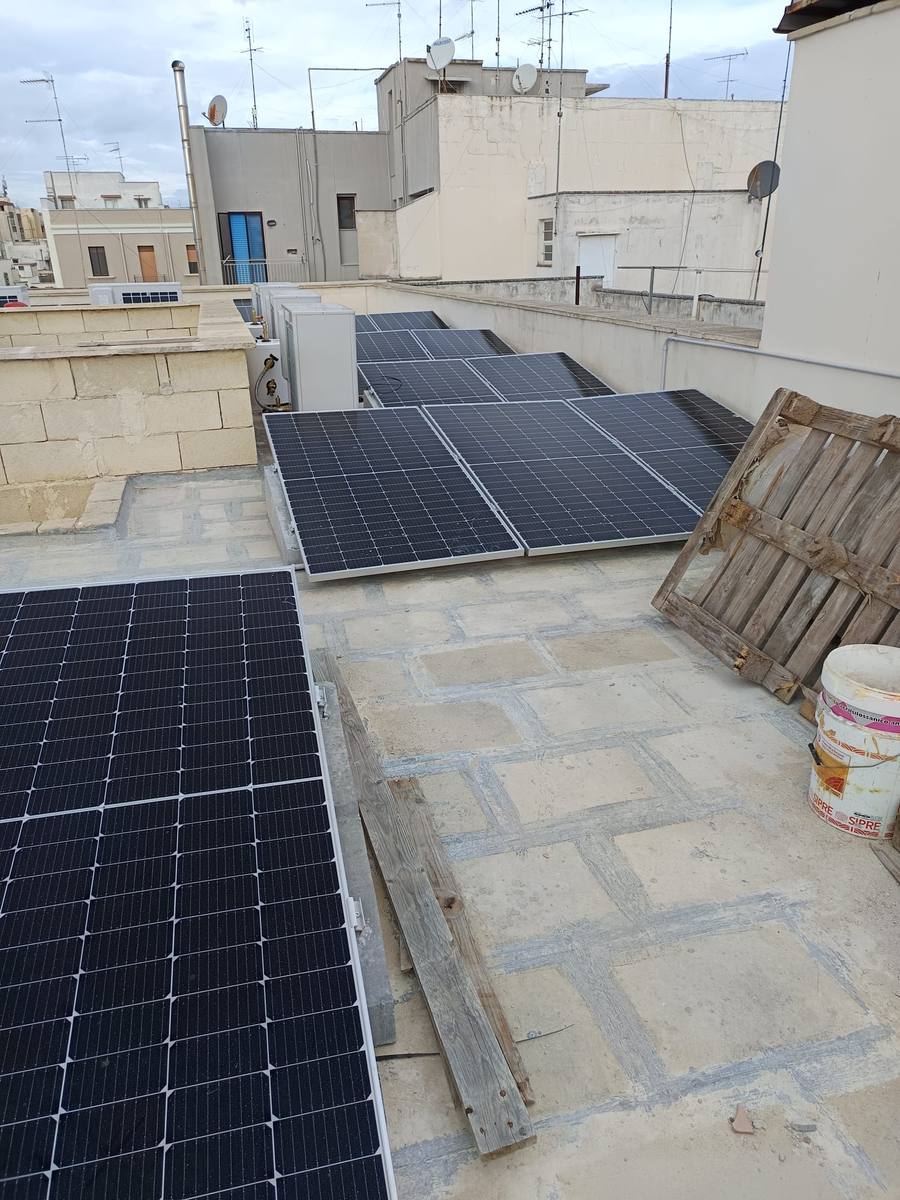 Installazione pannelli fotovoltaici su tetto
